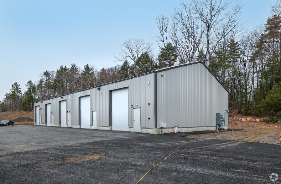 382398 Calef Hwy, Epping, NH à louer - Photo de l’immeuble – Image 3 sur 4
