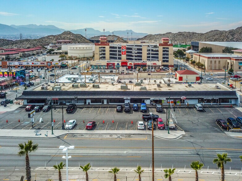 2701-2727 N Stanton St, El Paso, TX à vendre - Photo de l’immeuble – Image 2 sur 9