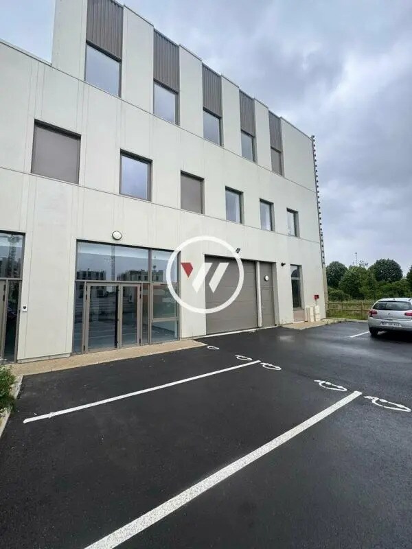 Plus de détails pour Local d’activités à vendre