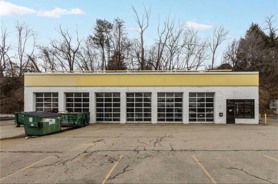 9435 State Route 30, Irwin, PA à louer - Photo de l’immeuble – Image 3 sur 10