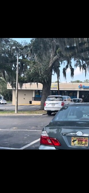 Plus de détails pour 5850 SE Abshier Blvd, Belleview, FL - Local commercial à louer