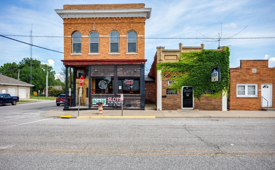 303 E Main St, Mount Olive, IL à vendre - Photo de l’immeuble – Image 2 sur 28