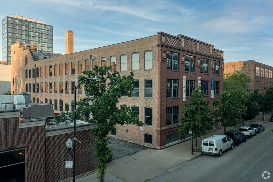 1021 W Adams St, Chicago, IL à louer - Photo principale – Image 1 sur 5
