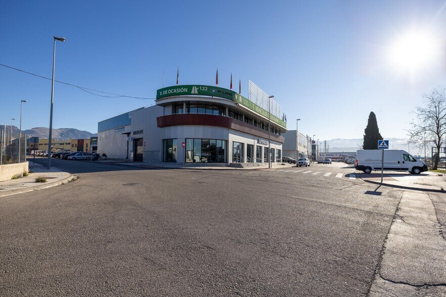 Local commercial dans Peligros à vendre - Photo de l’immeuble – Image 3 sur 50