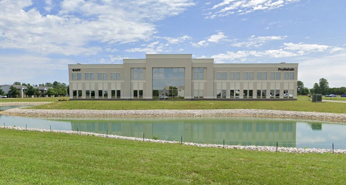 415 Crosslake Dr, Evansville, IN à louer Photo de l’immeuble– Image 1 sur 5