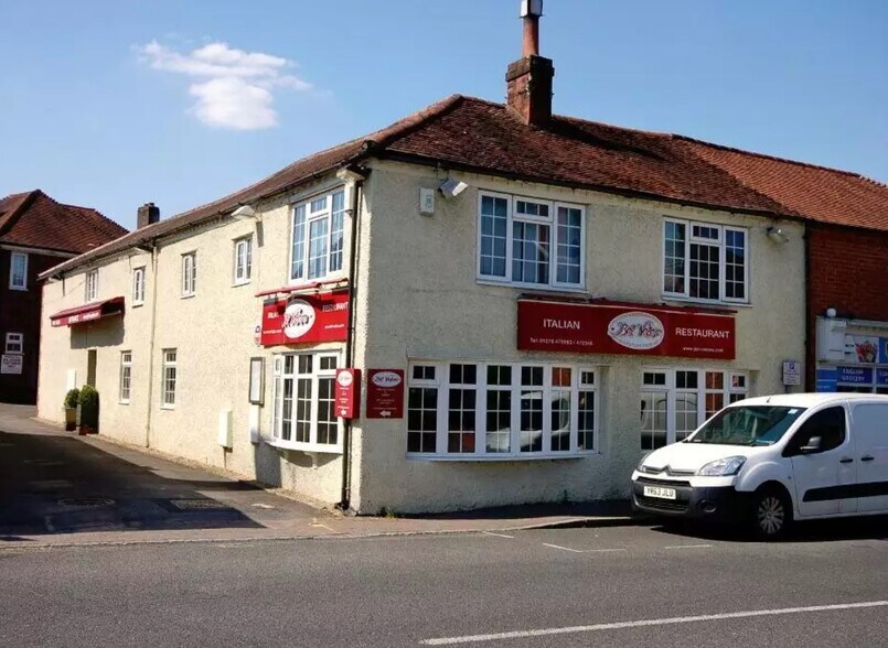 3-3A High St, Bagshot à vendre - Photo de l’immeuble – Image 3 sur 38