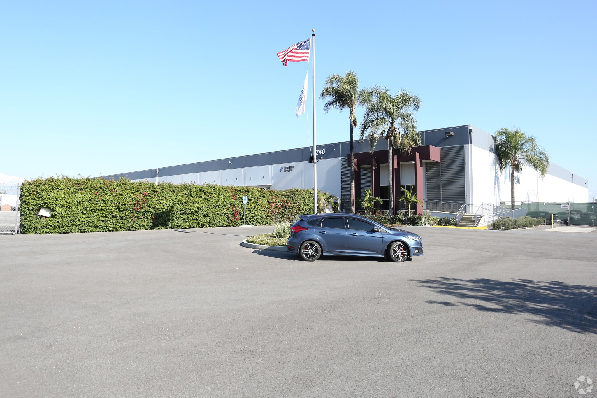 220-240 S 6th Ave, City Of Industry, CA à louer Photo principale– Image 1 sur 8