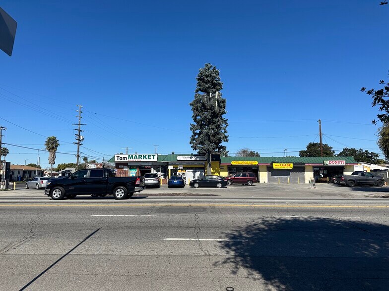 1355 W Florence Ave, Los Angeles, CA à louer - Photo principale – Image 1 sur 9