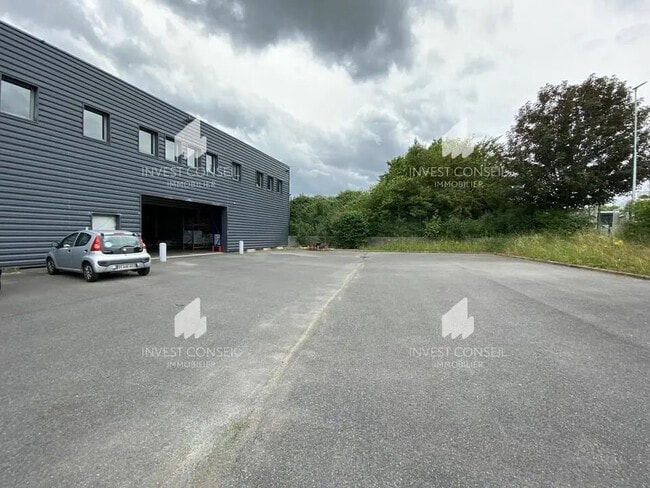 Plus de détails pour Local d'activités à louer