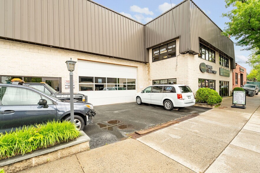 57 Lake St, White Plains, NY à louer - Photo de l’immeuble – Image 1 sur 25