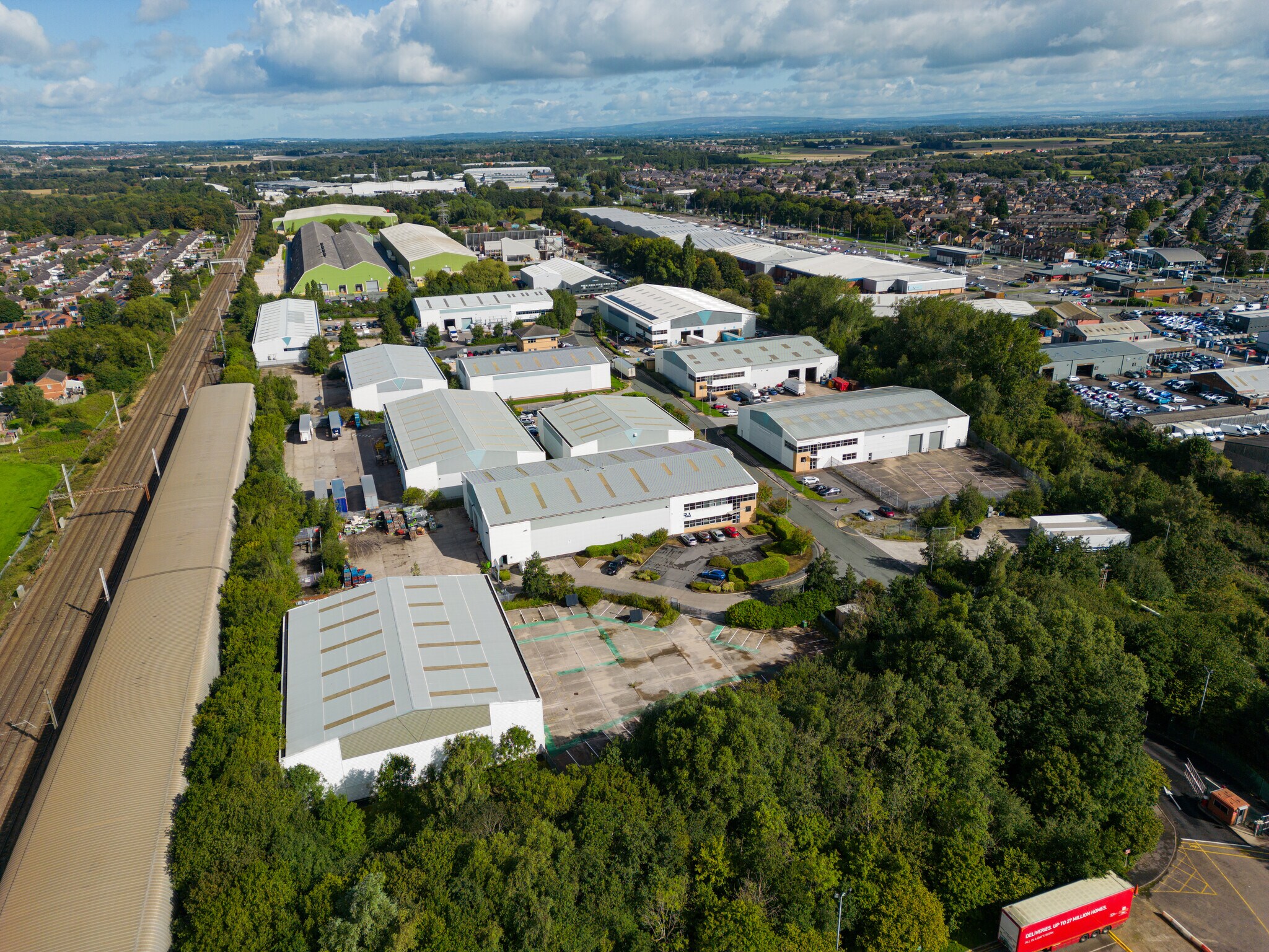 Hawleys Ln, Warrington à louer Aérien– Image 1 sur 11
