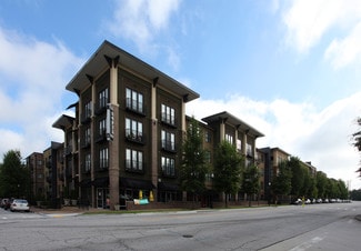 Plus de détails pour 5300 Peachtree Rd, Chamblee, GA - Bureau/Local commercial à louer