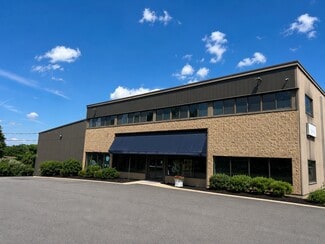 Plus de détails pour 950 Chestnut St, Franklin, MA - Local d'activités à louer