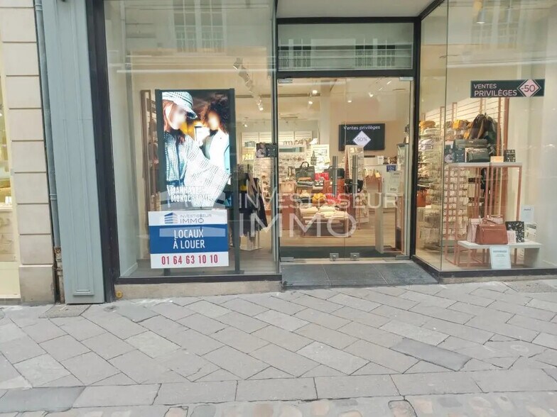 Local commercial dans Poitiers à louer - Photo principale – Image 1 sur 2