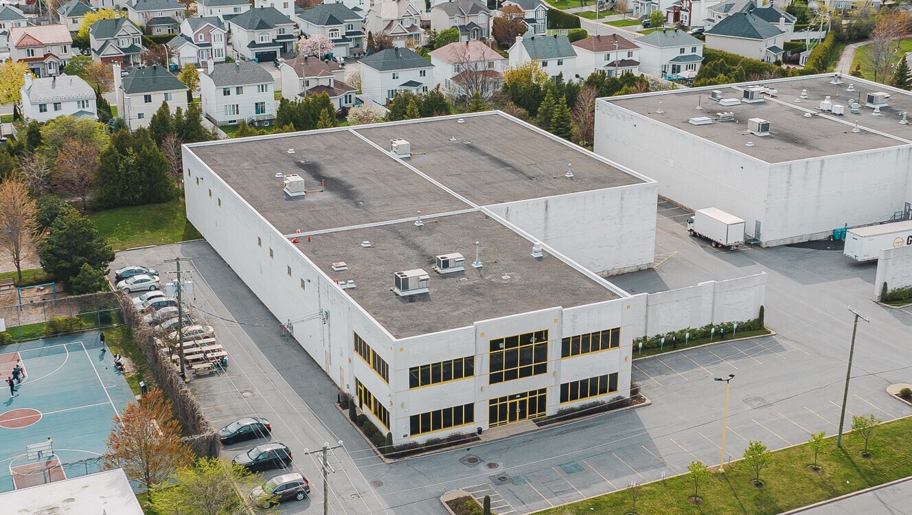 215 Av Voyageur, Pointe-claire, QC à louer Photo de l’immeuble– Image 1 sur 12