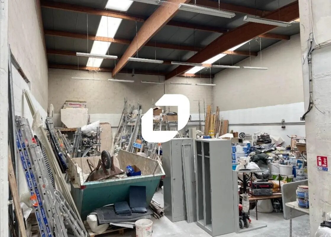 Local d’activités dans Émerainville à louer Photo de l’immeuble– Image 1 sur 6