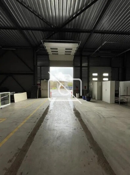 Bureau dans Montigny-le-Bretonneux à louer - Photo intérieure – Image 1 sur 14