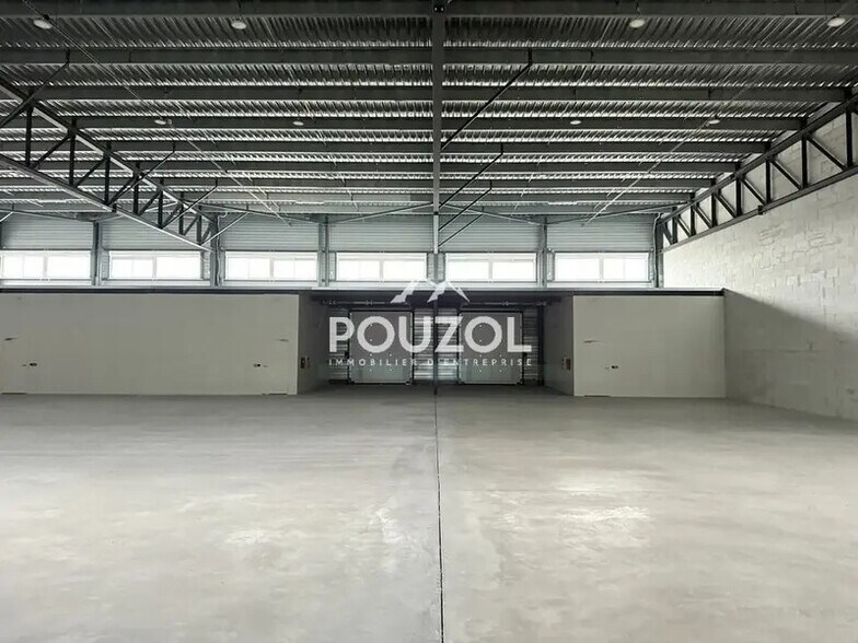 Local d’activités dans Cournon-d'Auvergne à louer - Photo de l’immeuble – Image 2 sur 12