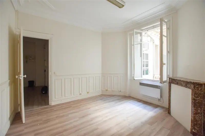 Rue Gustave Doré, Paris à vendre - Photo de l’immeuble – Image 2 sur 7