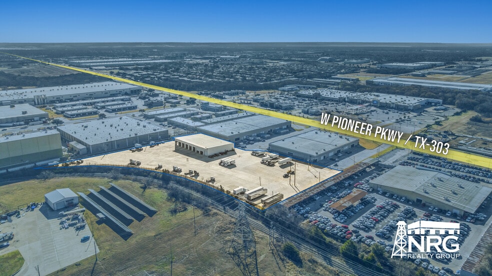 2626 W Pioneer Pky, Grand Prairie, TX à louer - Photo principale – Image 2 sur 16