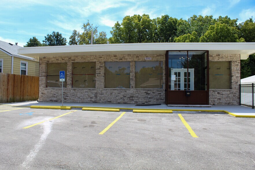 203 W 23rd St, Independence, MO à vendre - Photo de l’immeuble – Image 2 sur 39