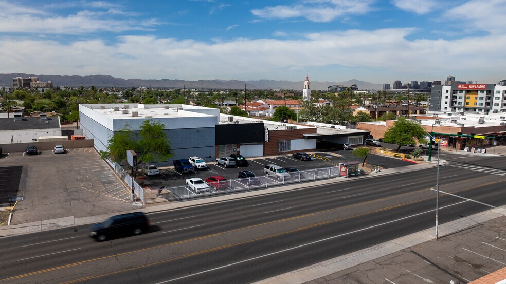 1805 E McDowell Rd, Phoenix, AZ à louer - Photo de l’immeuble – Image 2 sur 4