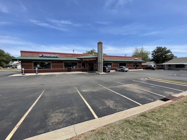 1023 W 3rd St, Elk City, OK à louer - Photo de l’immeuble – Image 2 sur 6