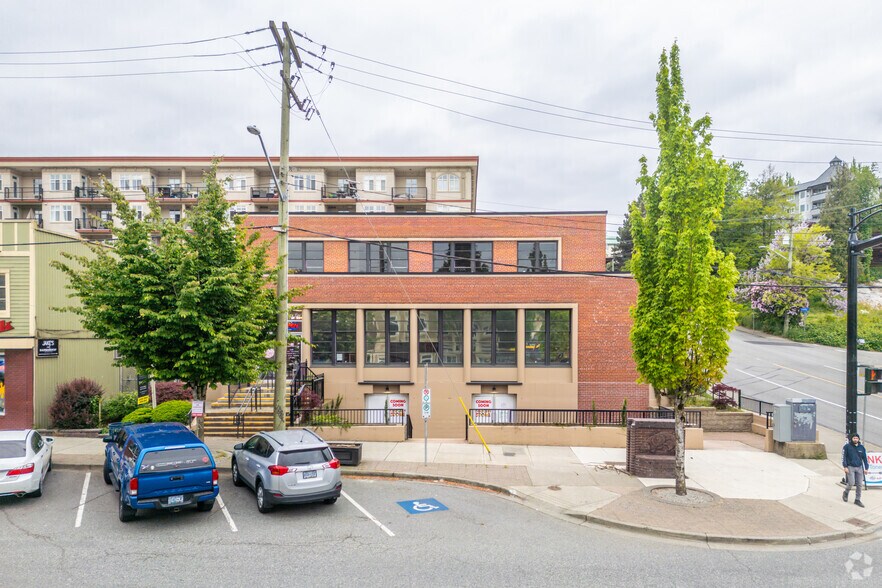 2645 Montrose Ave, Abbotsford, BC à louer - Photo de l’immeuble – Image 3 sur 3