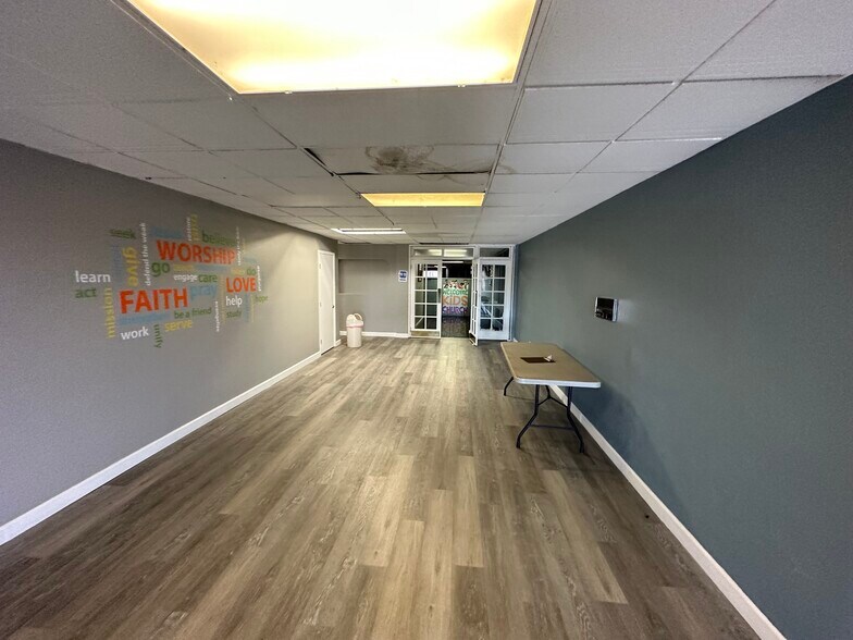 3607 Mt Vernon Ave, Bakersfield, CA à louer - Photo intérieure – Image 3 sur 6