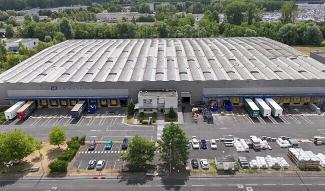 Plus de détails pour Industriel/Logistique à louer