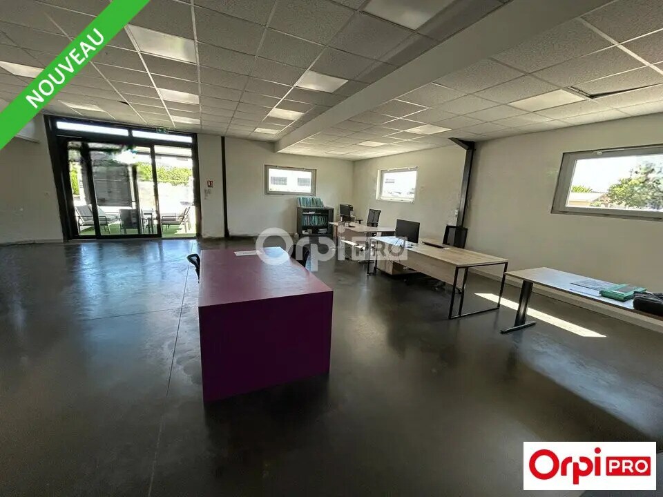 Bureau dans Mours-Saint-Eusèbe à louer Photo intérieure– Image 1 sur 4