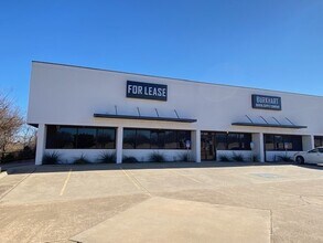 7000-7008 Broadway Ext, Oklahoma City, OK à louer Photo de l’immeuble– Image 1 sur 3