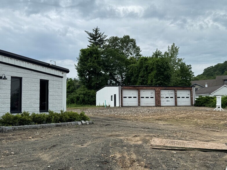 14 Walnut St, Danbury, CT à vendre - Photo de l’immeuble – Image 2 sur 5