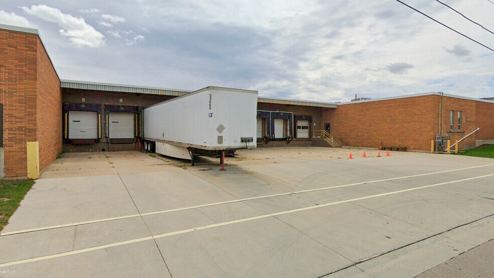 901-1031 Janesville Rd, Fort Atkinson, WI à vendre - Photo de l’immeuble – Image 3 sur 11