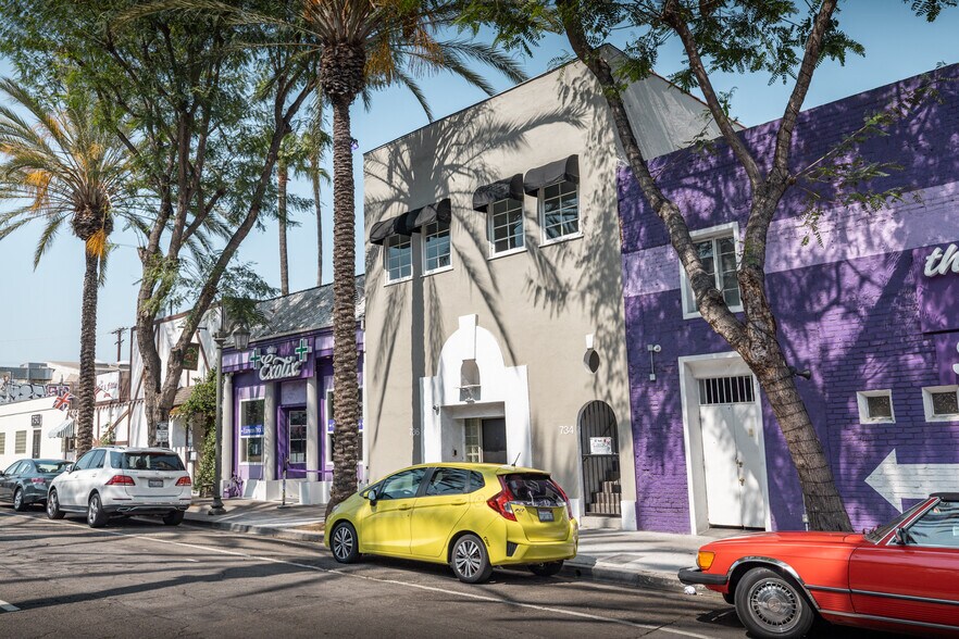 734-736 N Highland Ave, Los Angeles, CA à vendre - Photo de l’immeuble – Image 3 sur 27
