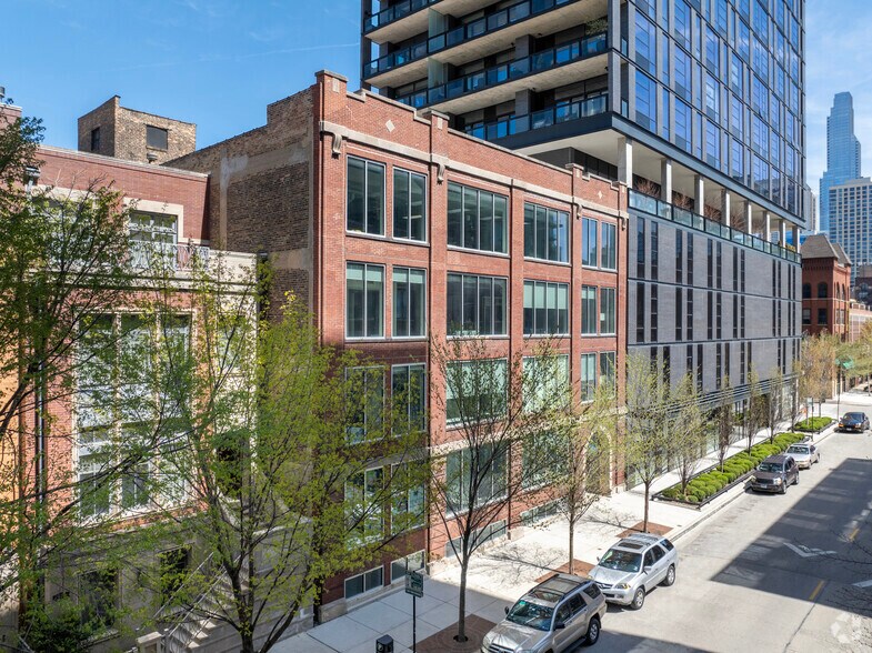 420 W Huron St, Chicago, IL à louer - Photo de l’immeuble – Image 2 sur 9