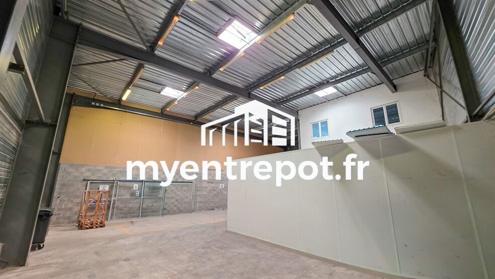 1 Montée Commandant De Robien, Marseille à louer - Photo de l’immeuble – Image 1 sur 9
