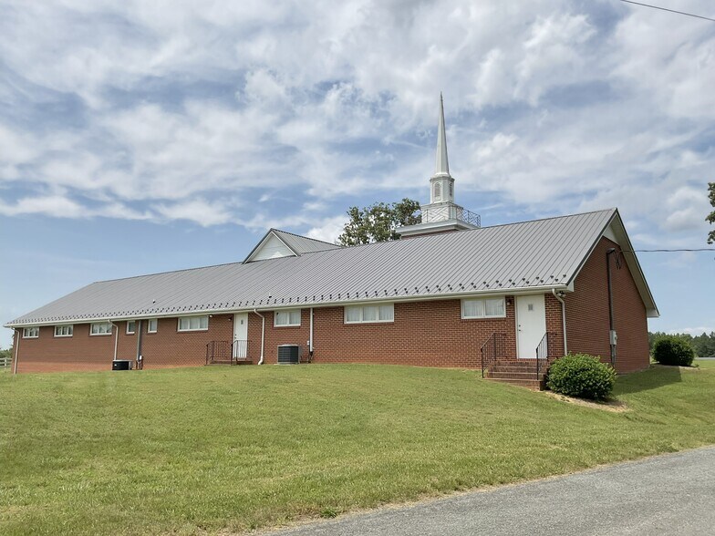 10164 E Gretna Rd, Gretna, VA à vendre - Photo de l’immeuble – Image 3 sur 10