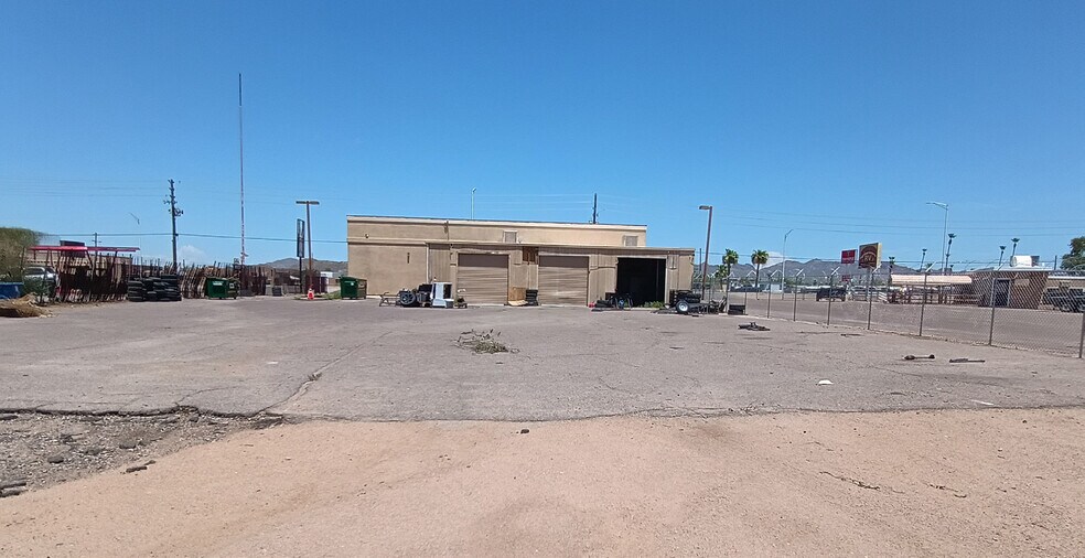10123 E Apache Trl, Apache Junction, AZ à louer - Photo de l’immeuble – Image 2 sur 5