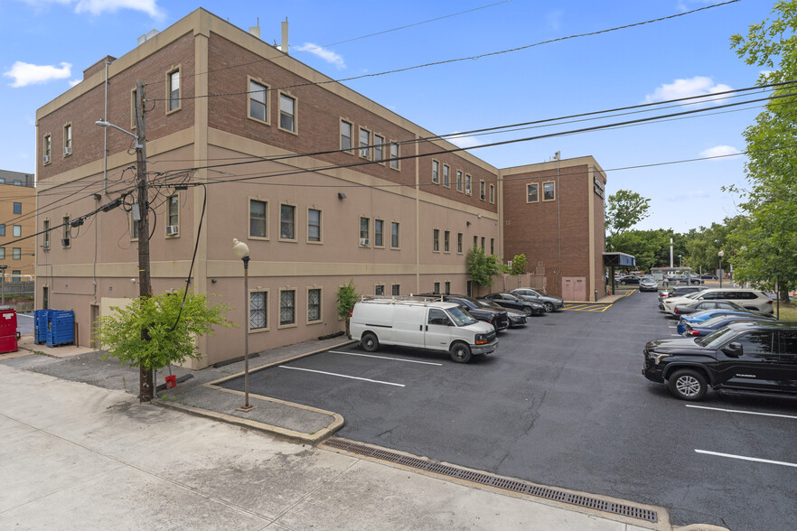 6323 Georgia Ave NW, Washington, DC à vendre - Photo de l’immeuble – Image 3 sur 10