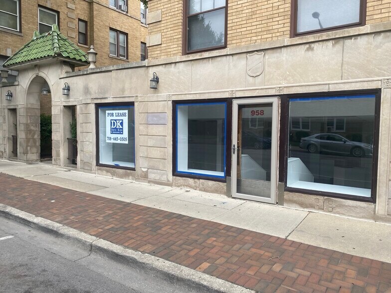 944-964 S Oak Park Ave, Oak Park, IL à louer - Photo de l’immeuble – Image 2 sur 4