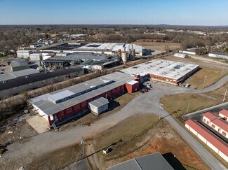 Plus de détails pour 130 Enterprise Ln, McMinnville, TN - Industriel/Logistique à vendre