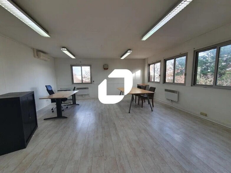 Bureau dans Neuilly-sur-Marne à louer - Photo de l’immeuble – Image 1 sur 6
