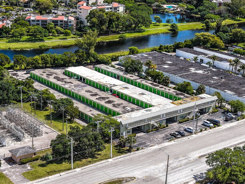 2303 W Mcnab Rd, Pompano Beach, FL à vendre - Photo de l’immeuble – Image 3 sur 20