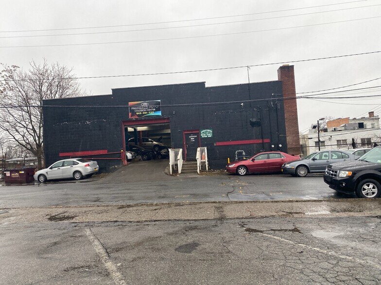 179 Van Ness St, Newburgh, NY à vendre - Photo de l’immeuble – Image 2 sur 5