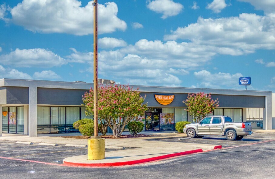 4941-4977 Walzem Rd, San Antonio, TX à louer - Photo de l’immeuble – Image 2 sur 4