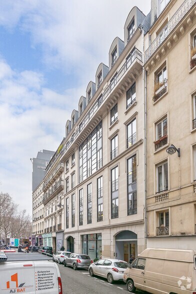 Rue René Boulanger, Paris à louer - Photo de l’immeuble – Image 2 sur 2