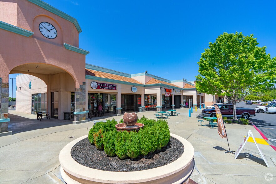 1282 Stabler Ln, Yuba City, CA à louer - Photo de l’immeuble – Image 3 sur 12