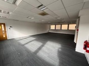 2-10 St. Johns St, Bedford à louer Photo intérieure– Image 1 sur 2