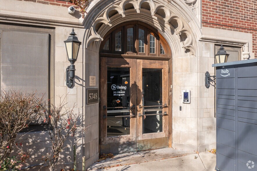 5748 S Blackstone Ave, Chicago, IL à vendre - Photo de l’immeuble – Image 3 sur 33